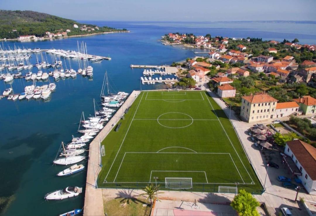 Apartman Carpe Diem Sutomiscica Dış mekan fotoğraf