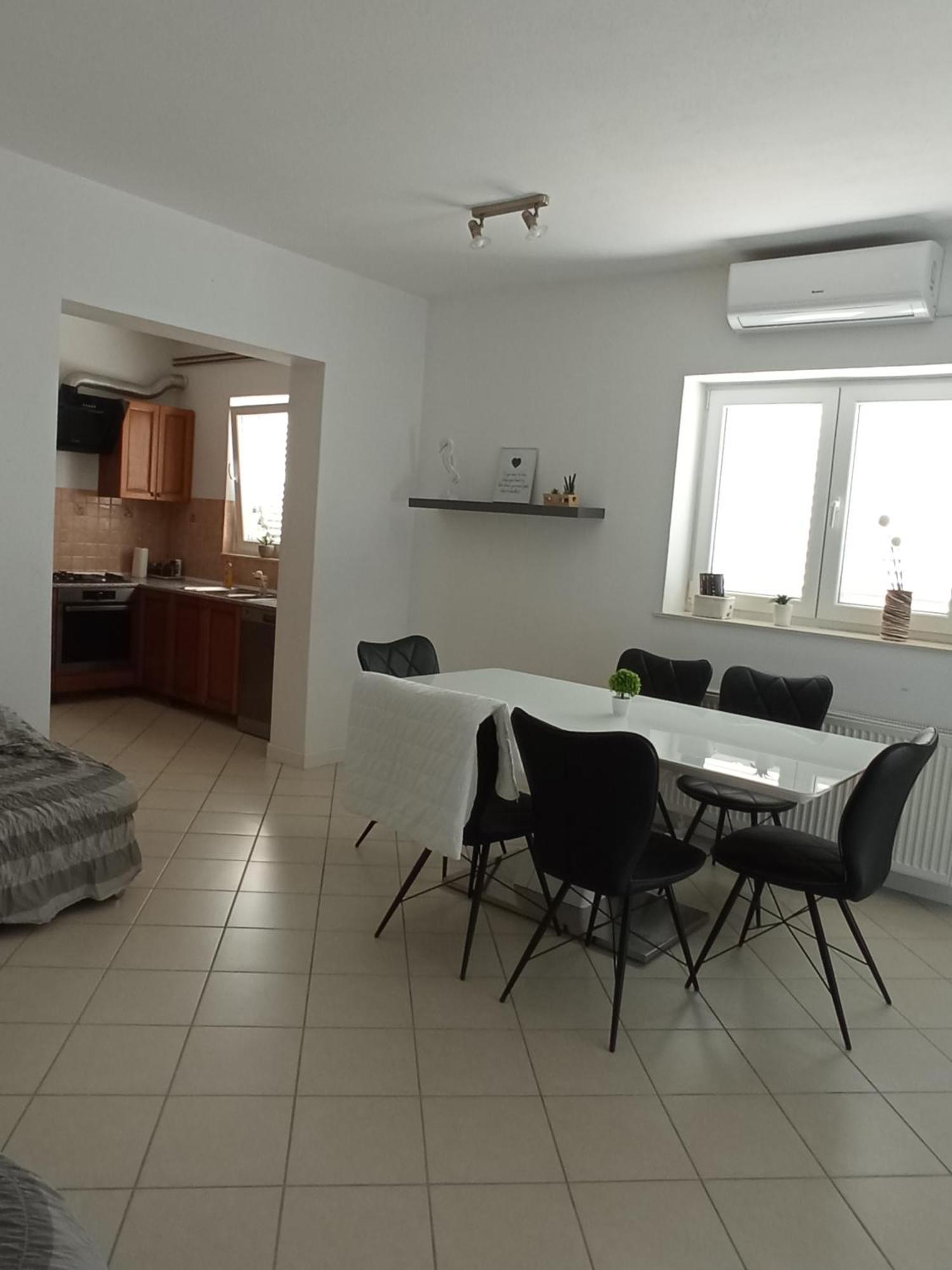 Apartman Carpe Diem Sutomiscica Dış mekan fotoğraf